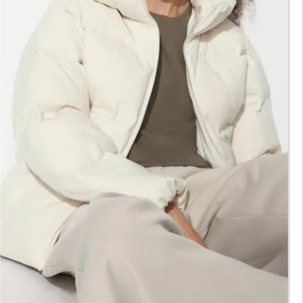 Uniqlo Cream Puffer Jacket with Stand-Up Collar